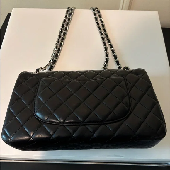 Quilted leather shoulder bag🖤🩶 - Picture 3 of 8